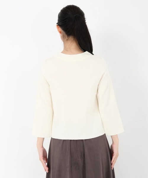 STRAWBERRY-FIELDS（ストロベリーフィールズ）の「シェリール_前後２way配色釦ニットプルオーバー（ニット/セーター・レディース・ブラック/オフホワイト・2）」の5枚目の写真