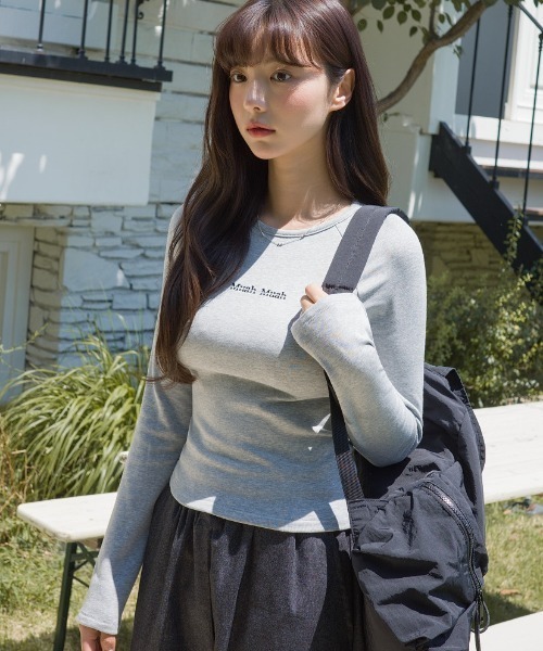 muahmuah(ムーアムーア)の「A'GEM/9 × .kom 『muah muah/ムーアムーア』 SOFT RAGLAN NAPPING T-SHIRT/ラグラン 起毛長袖Tシャツ(Tシャツ/カットソー・レディース・ホワイト/ブルー/ブラック/グレー・FREE)」の1枚目の写真