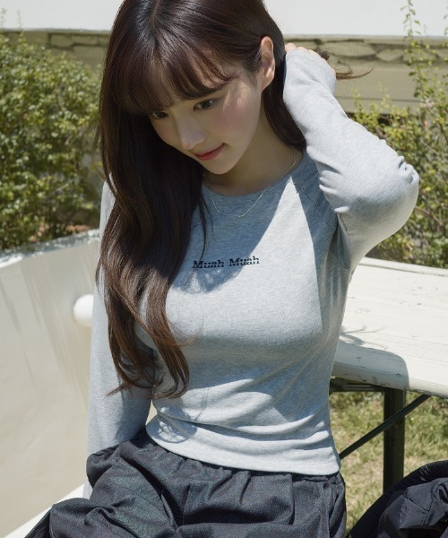 muahmuah(ムーアムーア)の「A'GEM/9 × .kom 『muah muah/ムーアムーア』 SOFT RAGLAN NAPPING T-SHIRT/ラグラン 起毛長袖Tシャツ(Tシャツ/カットソー・レディース・ホワイト/ブルー/ブラック/グレー・FREE)」の14枚目の写真