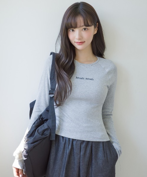 muahmuah(ムーアムーア)の「A'GEM/9 × .kom 『muah muah/ムーアムーア』 SOFT RAGLAN NAPPING T-SHIRT/ラグラン 起毛長袖Tシャツ(Tシャツ/カットソー・レディース・ホワイト/ブルー/ブラック/グレー・FREE)」の11枚目の写真