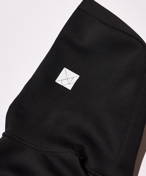 TANGRAM（タングラム）の「ZOZOTOWN限定 LINE PUZZLE ACTIVE KNIT HOODIE（パーカー・メンズ・ブラック/ネイビー/グレー・M/L/XL）」の6枚目の写真