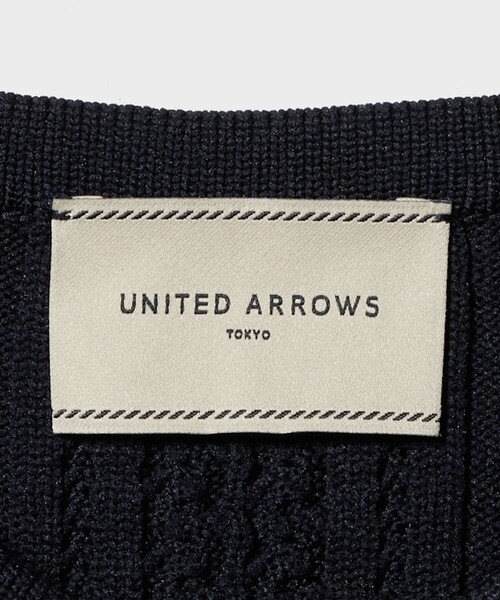 UNITED ARROWS（ユナイテッドアローズ）の「ケーブル ペプラム ノースリーブ ニット ベスト ‐ウォッシャブル‐（ベスト・レディース・ダークグレー/ネイビー/ベージュ・FREE）」の22枚目の写真