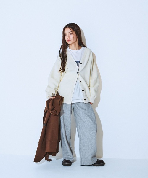 JEANASIS（ジーナシス）の「アソートレトログラフィックプリントロンTEE/608897（Tシャツ/カットソー・レディース・ダークグリーン/ホワイト×ブルー/ホワイト系その他・FREE）」の5枚目の写真