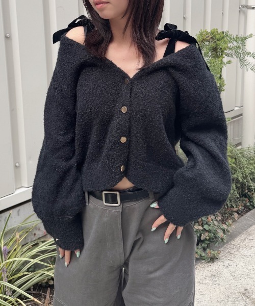 nemne store(ネンネストア)の「肩リボンカーディガン(カーディガン/ボレロ・レディース・ブラック/アイボリー・フリー)」の1枚目の写真