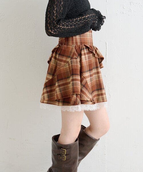 w closet（ダブルクローゼット）の「アシメティアードミニスカート（スカート・レディース・ブラック/オフホワイト/ネイビー/ブラウン・FREE）」の17枚目の写真