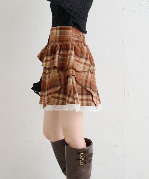 w closet（ダブルクローゼット）の「アシメティアードミニスカート（スカート・レディース・ブラック/オフホワイト/ネイビー/ブラウン・FREE）」の18枚目の写真