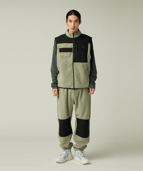 Snow Peak（スノーピーク）の「MofM Fleece Vest フリースベスト / SnowPeak × mountainofmoods（ベスト・メンズ・ブラック/グレイッシュベージュ・M/XL/L）」の4枚目の写真