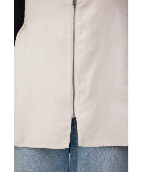 AZUL by moussy(アズールバイマウジー)の「Vネックスエードギャザーベスト(ベスト・レディース・アイボリー/ブラウン・FREE)」の11枚目の写真