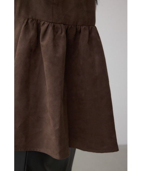 AZUL by moussy(アズールバイマウジー)の「Vネックスエードギャザーベスト(ベスト・レディース・アイボリー/ブラウン・FREE)」の21枚目の写真