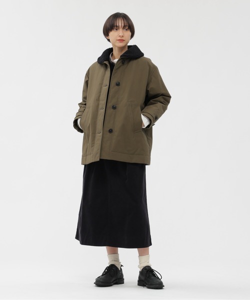 MHL.（エムエイチエル）の「DRY COTTON CANVAS COAT（ダウンジャケット/コート・レディース・カーキ・1/2）」の2枚目の写真