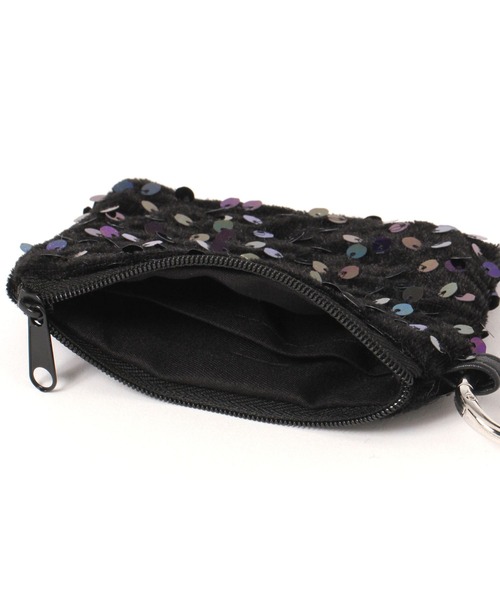 LAKOLE(ラコレ)の「キラキラカラビナ付きポーチ / 591124(ポーチ・レディース・ブラック/ベージュ/パープル・FREE)」の8枚目の写真