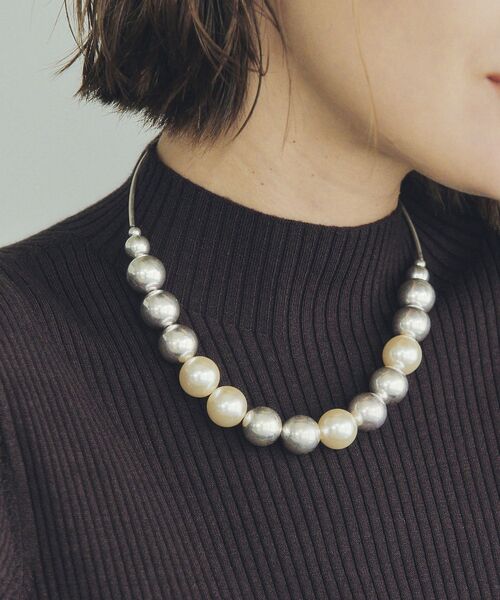 YECCA VECCA（イェッカヴェッカ）の「パールMIXメタルチャンキーネックレス（ネックレス・レディース・シルバー/アンティークシルバー・FREE）」の2枚目の写真