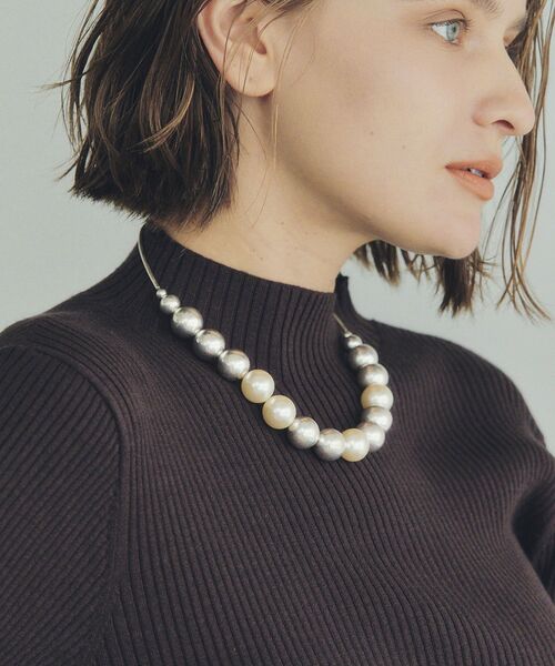 YECCA VECCA（イェッカヴェッカ）の「パールMIXメタルチャンキーネックレス（ネックレス・レディース・シルバー/アンティークシルバー・FREE）」の3枚目の写真