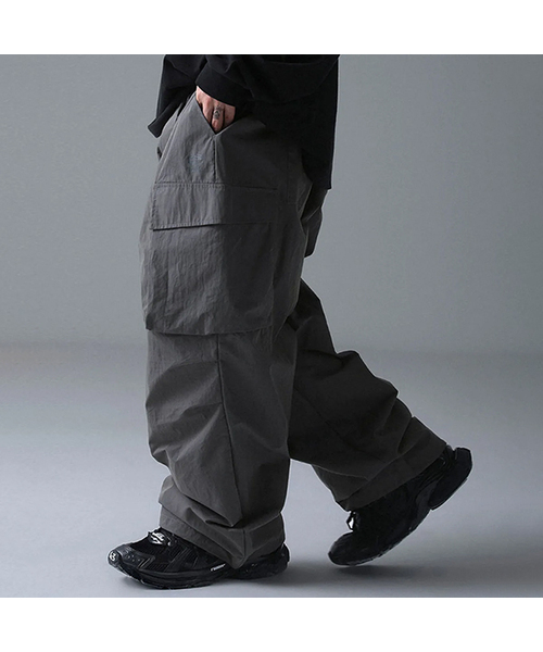 AVANDRESS(アバンドレス )の「Rne Big Pocket Pants DARK GREY(スウェットパンツ・レディース・ダークグレー・MEDIUM/LARGE)」の1枚目の写真