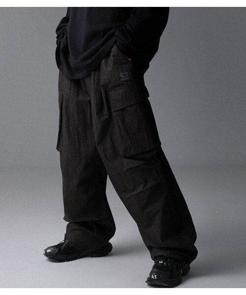 AVANDRESS(アバンドレス )の「Rne Big Pocket Pants DARK GREY(スウェットパンツ・レディース・ダークグレー・MEDIUM/LARGE)」の2枚目の写真