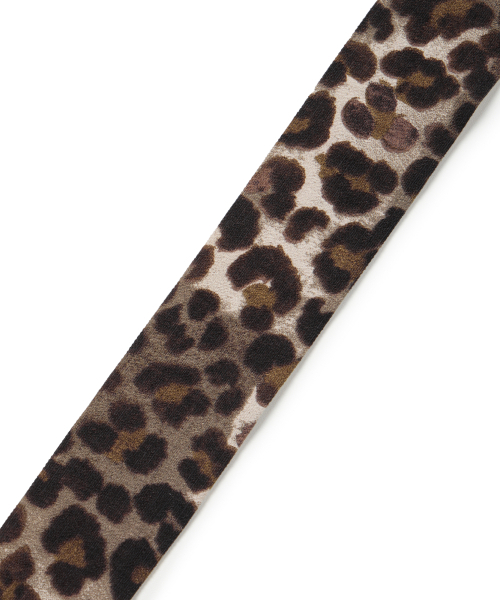 AAKAM（アーカム）の「Leopard Pattern Skinny Scarf (Khaki)（バンダナ/スカーフ・レディース・その他・FREE）」の5枚目の写真