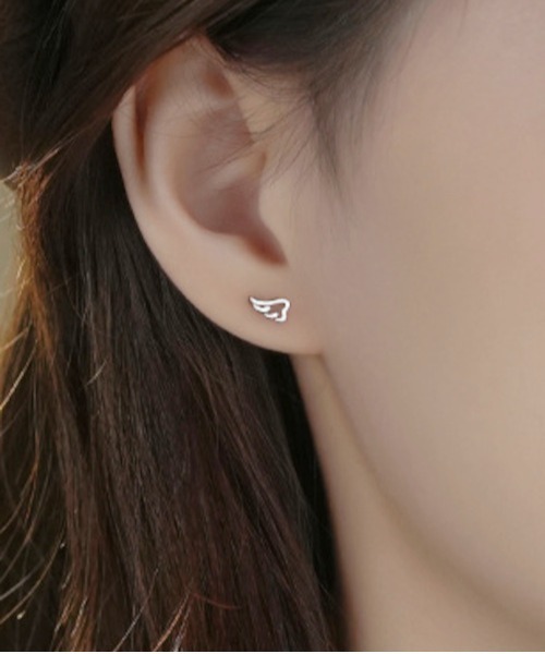 MASHIRO(マシロ)の「エンジェルウィングワンポイントペアピアス(MA/EK380)(ピアス(両耳用)・レディース・シルバー/ゴールド・FREE)」の4枚目の写真