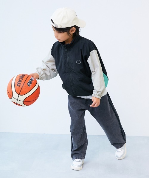 devirock（デビロック）の「【水はじく】撥水ナイロン フードが収納できる ウインドブレーカー（ナイロンジャケット・キッズ・ベージュ系その他/ブルー系その他/ブルー系/ブラック系その他2/ピンク系その他/ブルー系その他2/ブラック系その他/パープル系・100cm/110cm/120cm/130cm/140cm/150cm/160cm）」の16枚目の写真