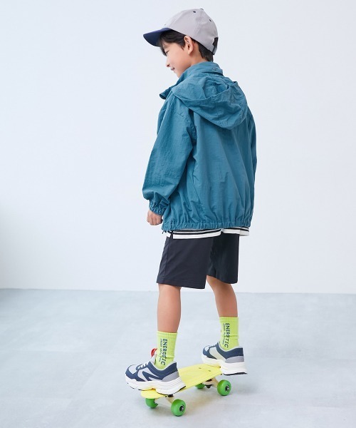 devirock（デビロック）の「【水はじく】撥水ナイロン フードが収納できる ウインドブレーカー（ナイロンジャケット・キッズ・ベージュ系その他/ブルー系その他/ブルー系/ブラック系その他2/ピンク系その他/ブルー系その他2/ブラック系その他/パープル系・100cm/110cm/120cm/130cm/140cm/150cm/160cm）」の21枚目の写真