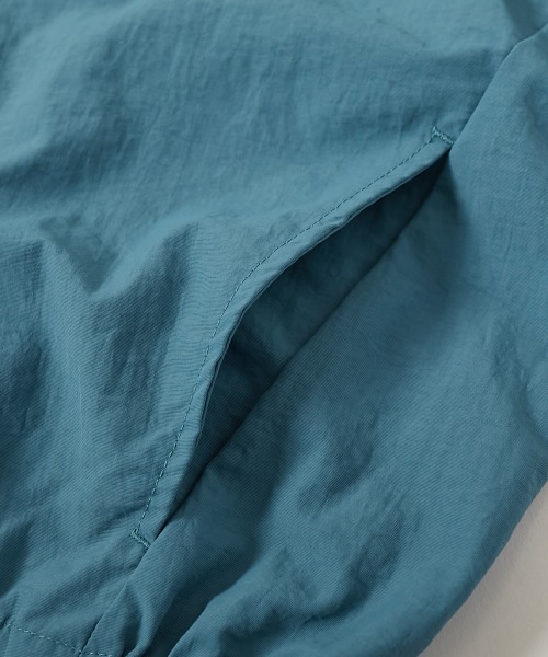 devirock（デビロック）の「【水はじく】撥水ナイロン フードが収納できる ウインドブレーカー（ナイロンジャケット・キッズ・ベージュ系その他/ブルー系その他/ブルー系/ブラック系その他2/ピンク系その他/ブルー系その他2/ブラック系その他/パープル系・100cm/110cm/120cm/130cm/140cm/150cm/160cm）」の10枚目の写真