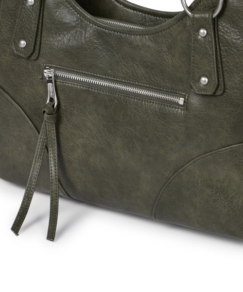 IUGAMAKARAS（イウガマカラス）の「Studded Leather Shoulder Bag (Khaki)（ショルダーバッグ・レディース・その他・FREE）」の15枚目の写真