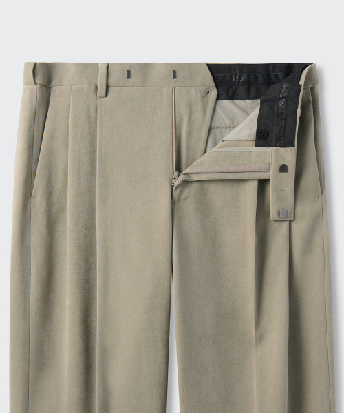 MUSINSA STANDARD（ムシンサスタンダード）の「ブラシドツーピンタックワイドヒドゥンバンディングスラックス[カーキベージュ]（スラックス・メンズ・その他・40/38/33/26/27/28/29/42/36/34/32/30/31）」の3枚目の写真