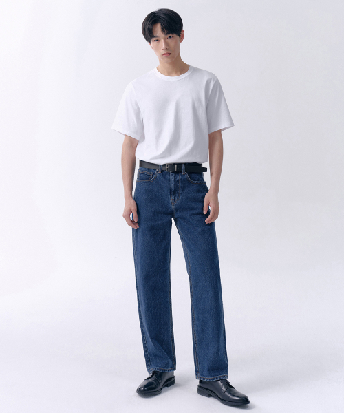 MUSINSA STANDARD(ムシンサスタンダード)の「ストレートデニムパンツ【ミディアムインディゴ】(デニムパンツ・メンズ・その他・40/38/33/26/27/28/29/42/36/34/32/30/31)」の1枚目の写真
