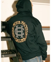 CALEE（キャリー）の「× HIGH FIVE FACTORY LOGO ZIP HD（パーカー）」