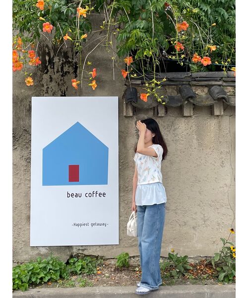 SINOON(シヌーン)の「Multi Flower T-Shirts (Cream)(Tシャツ/カットソー・レディース・アイボリー・FREE)」の5枚目の写真