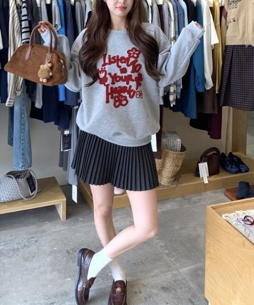 Vipoa(ヴィポア)の「logo&flower retro sweat(スウェット・レディース・グレー・FREE)」の16枚目の写真