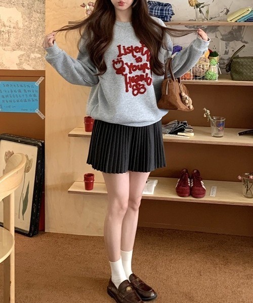 Vipoa(ヴィポア)の「logo&flower retro sweat(スウェット・レディース・グレー・FREE)」の21枚目の写真