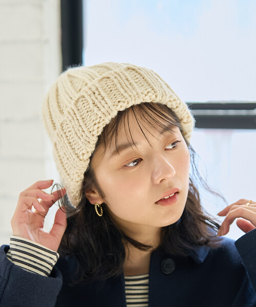 FREAK'S STORE（フリークスストア）の「太編み ニットキャップ（ニットキャップ/ビーニー・レディース・チャコールグレー/オフホワイト/レッド・ONE SIZE）」の4枚目の写真