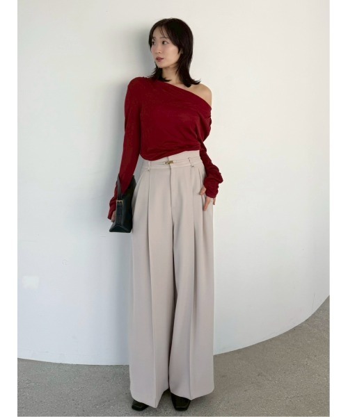 FRAY I.D(フレイアイディー)の「【USAGI ONLINE・ZOZO限定】ドレープオフショルニットトップス/ウォッシャブル・抗ピリング(ニット/セーター・レディース・グレー/アイボリー/ライトブルー/レッド・F)」の13枚目の写真