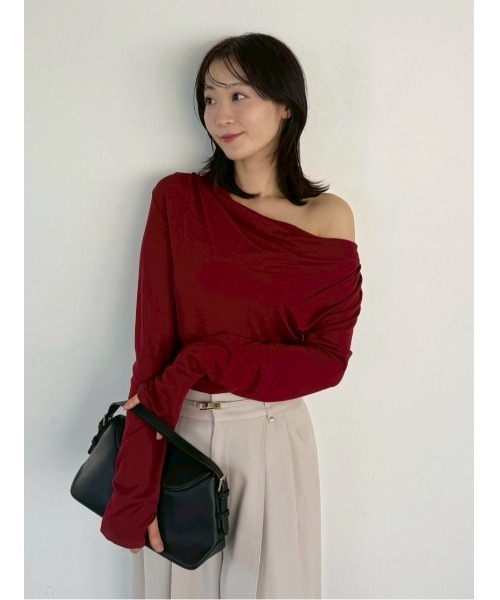 FRAY I.D(フレイアイディー)の「【USAGI ONLINE・ZOZO限定】ドレープオフショルニットトップス/ウォッシャブル・抗ピリング(ニット/セーター・レディース・グレー/アイボリー/ライトブルー/レッド・F)」の14枚目の写真