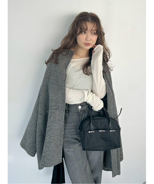 FRAY I.D(フレイアイディー)の「【USAGI ONLINE・ZOZO限定】ドレープオフショルニットトップス/ウォッシャブル・抗ピリング(ニット/セーター・レディース・グレー/アイボリー/ライトブルー/レッド・F)」の19枚目の写真