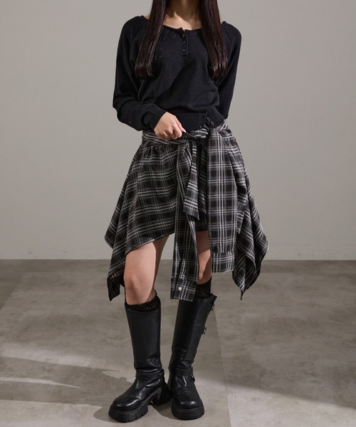 apres jour mignon(アプレジュールミニョン)の「ヘンリーネック裾スリットニット(ニット/セーター・レディース・ブラウン系その他/ブラック/杢グレー・フリー/LARGE)」の5枚目の写真