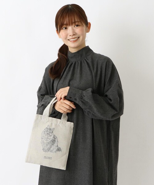 one'sterrace(ワンズテラス)の「ジャカードバッグ S キャット(トートバッグ・レディース・アイボリー系8・01)」の5枚目の写真