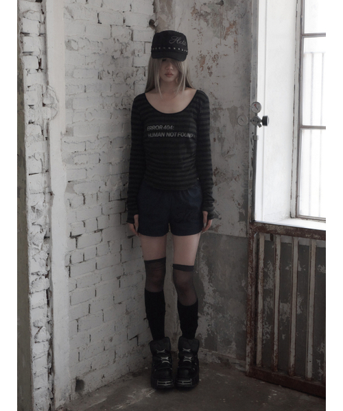 HETIT（ヘティ）の「エラー404 シャーリングウォーマートップ（ブラックストライプ）（Tシャツ/カットソー・レディース・その他・FREE）」の2枚目の写真