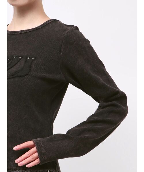 MURUA（ムルーア）の「パッチロゴフェードトップス（Tシャツ/カットソー・レディース・ネイビー/ブラウン/ブラック・FREE）」の7枚目の写真