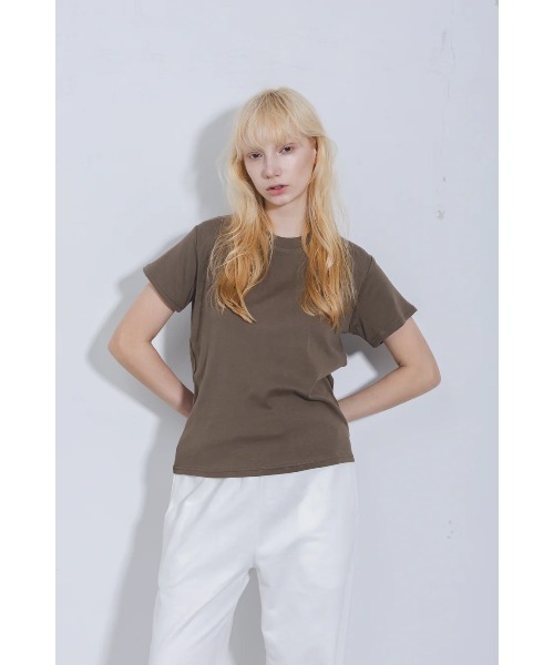 Beyond Basics(ビヨンド ベーシックス)の「GOAT / COMPACT SHORT SLEEVE TEE(Tシャツ/カットソー・レディース・ブラック/オリーブ/アイボリー/ライトイエロー/ダークネイビー/ダークグレー・S/M)」の4枚目の写真