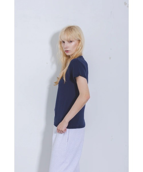 Beyond Basics(ビヨンド ベーシックス)の「GOAT / COMPACT SHORT SLEEVE TEE(Tシャツ/カットソー・レディース・ブラック/オリーブ/アイボリー/ライトイエロー/ダークネイビー/ダークグレー・S/M)」の5枚目の写真