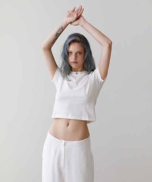 REVOIRSIS(ルヴォアシス)の「needlework crop t-shirt white(Tシャツ/カットソー・レディース・ホワイト・FREE)」の3枚目の写真