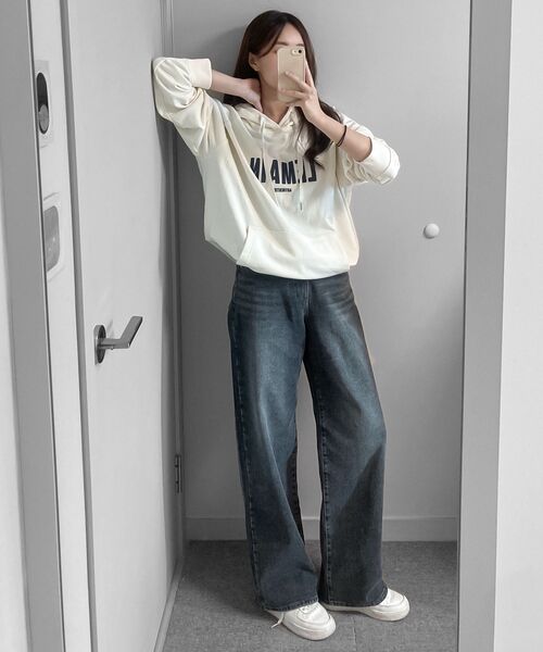 BUTTON UP(ボタンアップ)の「ダークブラシウォッシュドワイド裏起毛デニム(デニムパンツ・レディース・その他・MEDIUM/LARGE)」の14枚目の写真