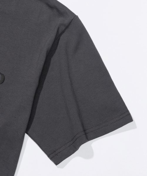 TEDDYISLAND(テディアイランド)の「エンボロゴ半袖チャコール(Tシャツ/カットソー・メンズ・その他・MEDIUM/LARGE)」の5枚目の写真