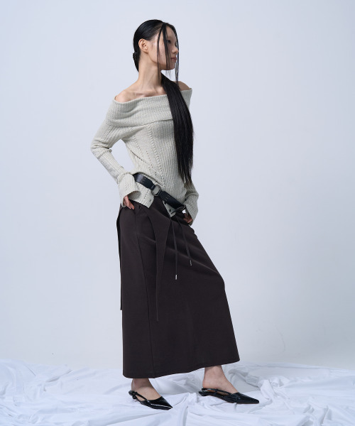 ZIZEMUSEUM(ジゼミュージアム)の「RIBBED OFF-SHOULDER KNIT(ASH IVORY)(その他トップス・レディース・その他・OS)」の4枚目の写真