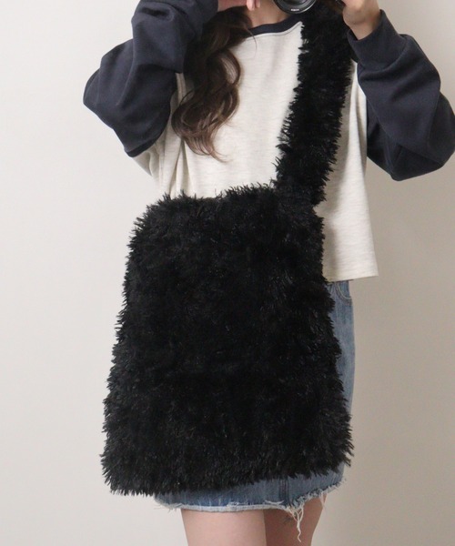 ROOTOTE(ルートート)の「ROOTOTE フェイクファーショルダー(ショルダーバッグ・レディース・ピンク/ブラック/アイボリー/グレイッシュベージュ・FREE)」の11枚目の写真