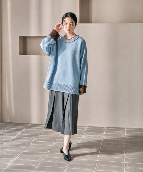 LEPSIM（レプシィム）の「5ゲージ袖配色ロゴプルオーバー　634215（ニット/セーター・レディース・ブルー/チャコールグレー/アイボリー/レッド・FREE）」の7枚目の写真