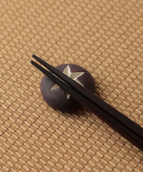 BEAMS JAPAN（ビームス　ジャパン）の「イホシロ窯 / 箸置き お野菜シリーズ（カトラリー・レディース・パープル/オレンジ/グリーン/ブラウン/ホワイト・ONE SIZE）」の20枚目の写真