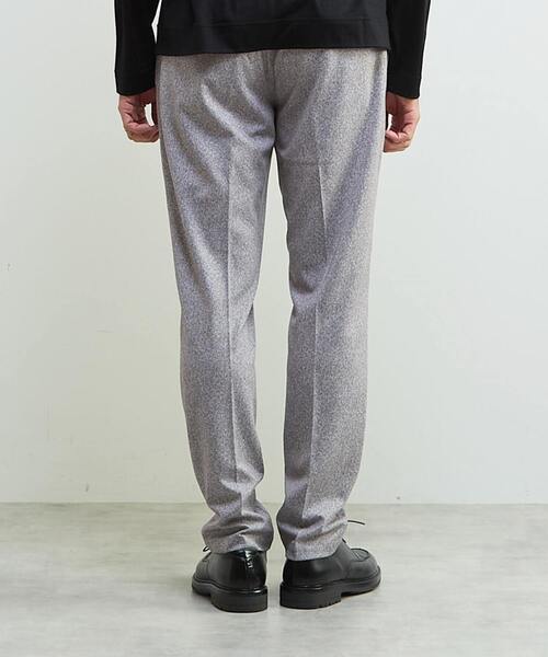 MEN'S MELROSE(メンズメルローズ)の「プリントテックジャージテーパードコンフォートパンツ(セットアップ可)(スラックス・メンズ・ライトグレー/ネイビー・2/4/3/5)」の4枚目の写真