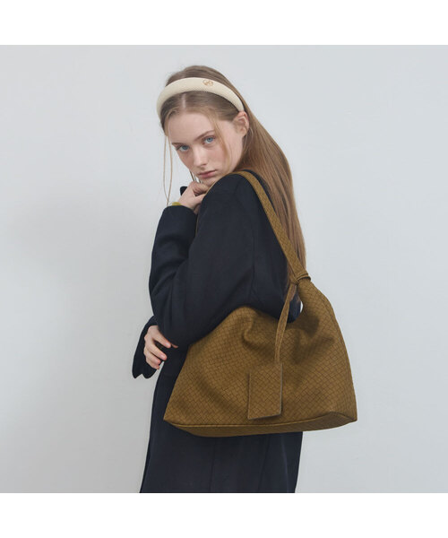 ANOETIC(アノエティック)の「ANC WEAVING MESH BAG_7COLOR(ショルダーバッグ・レディース・ブラック/ダークブラウン/キャメル/バーガンディー/ブラウン/ブラック系その他/アイボリー・FREE)」の6枚目の写真